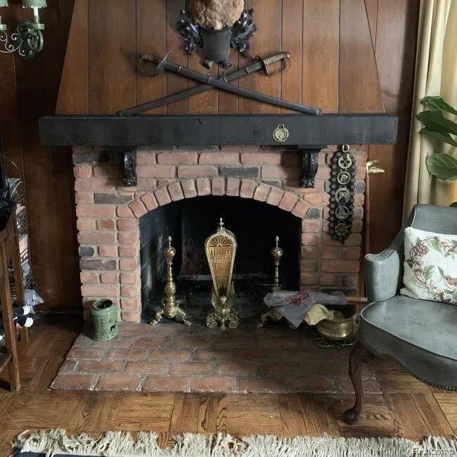 491 Colonial Road Grosse Pointe Woods City, MI 48236