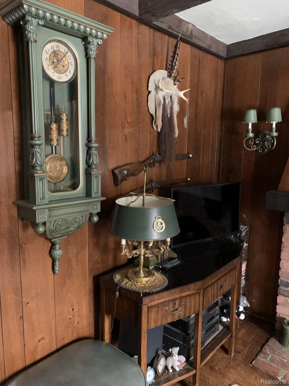 491 Colonial Road Grosse Pointe Woods City, MI 48236