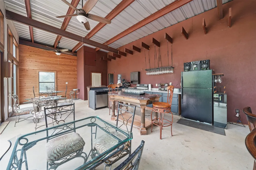 169 Ann Powell Road Smithville, TX 78957