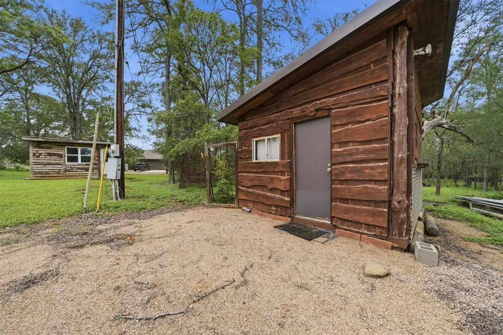 169 Ann Powell Road Smithville, TX 78957