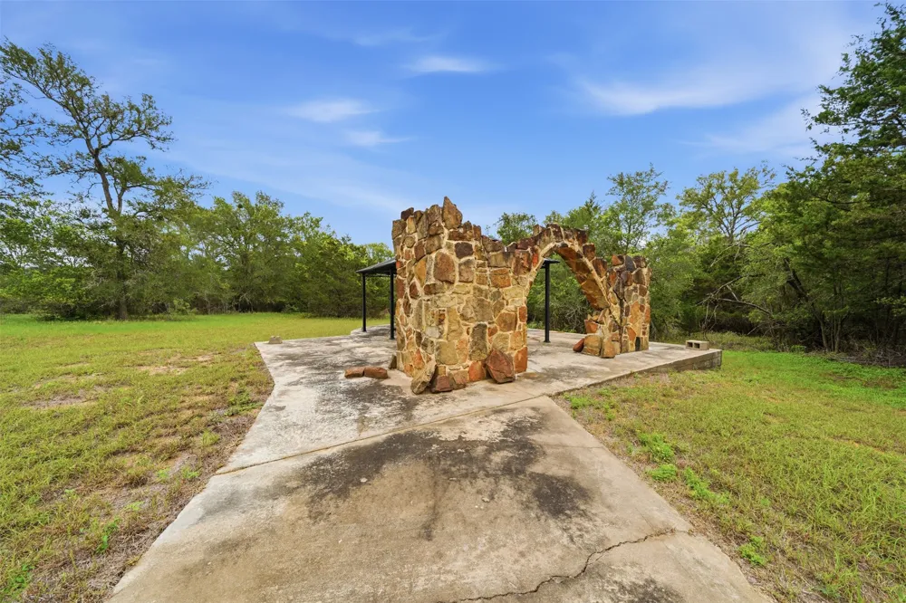 169 Ann Powell Road Smithville, TX 78957