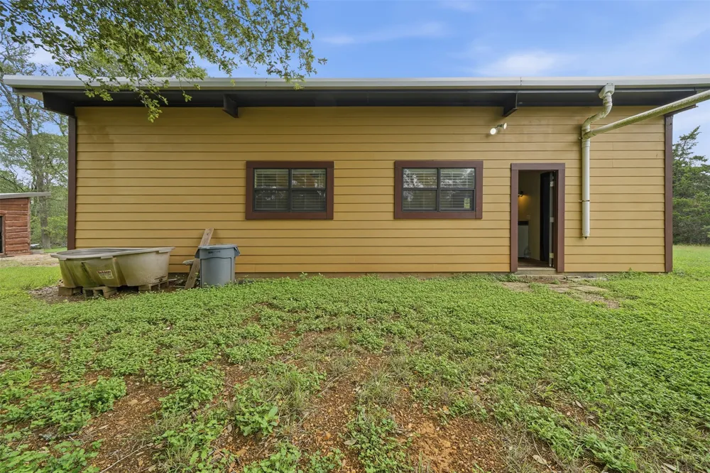 169 Ann Powell Road Smithville, TX 78957