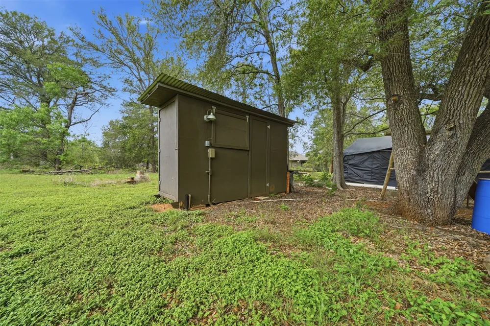 169 Ann Powell Road Smithville, TX 78957