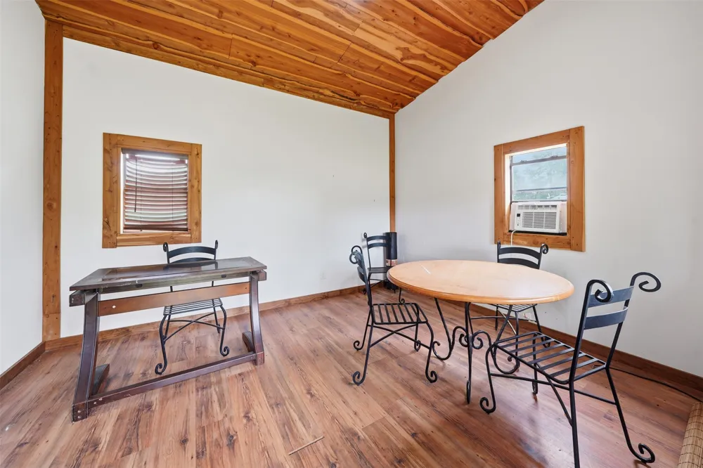 169 Ann Powell Road Smithville, TX 78957