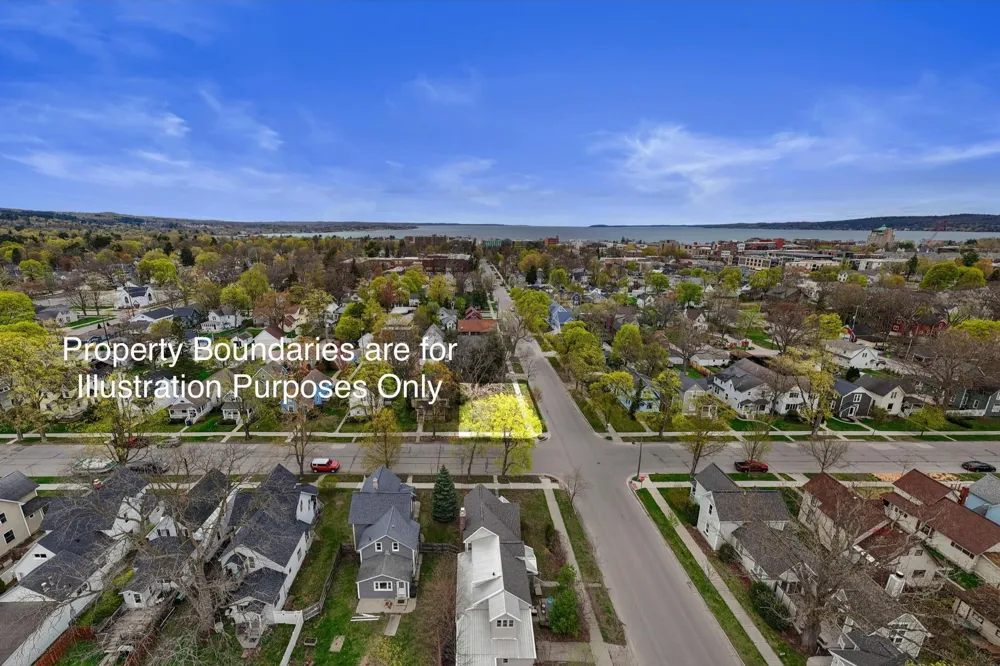 302 W Tenth Street Traverse City City, MI 49684