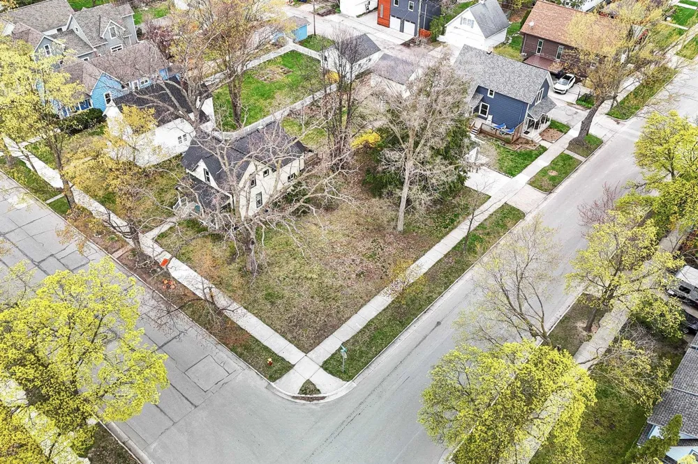 302 W Tenth Street Traverse City City, MI 49684