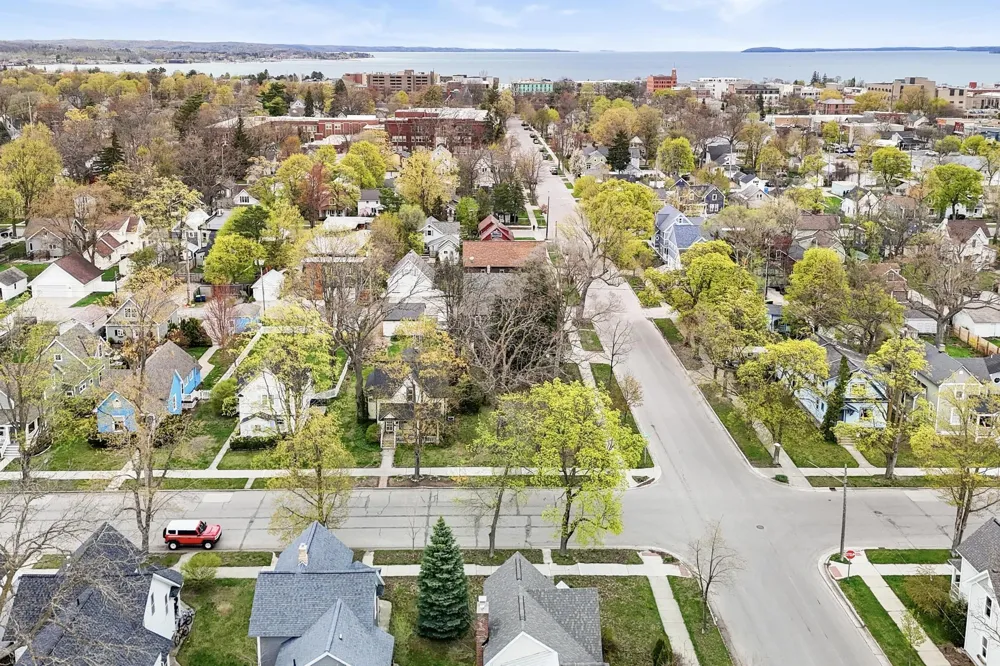 302 W Tenth Street Traverse City City, MI 49684