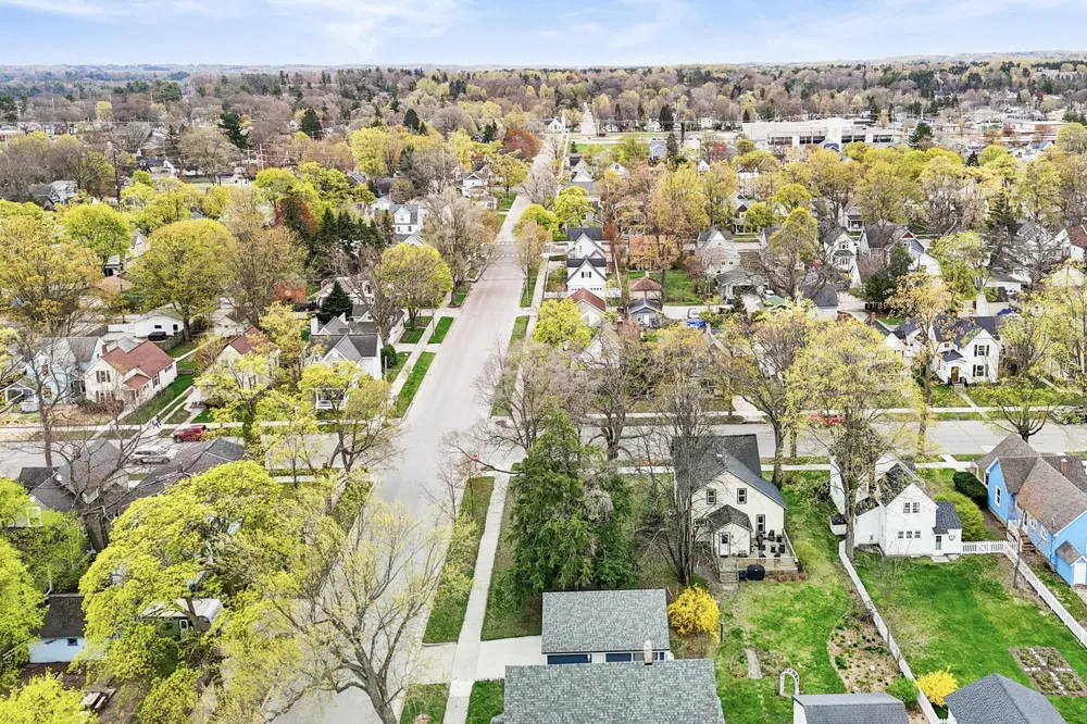 302 W Tenth Street Traverse City City, MI 49684