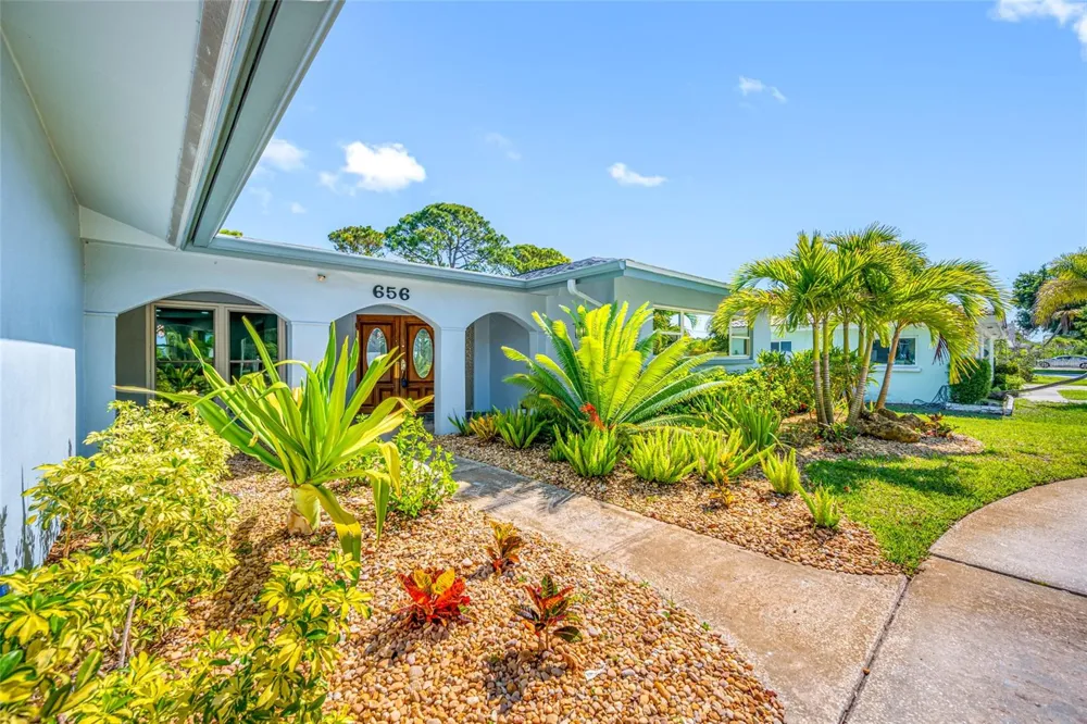 656 MEHLENBACHER ROAD Belleair, FL 33756