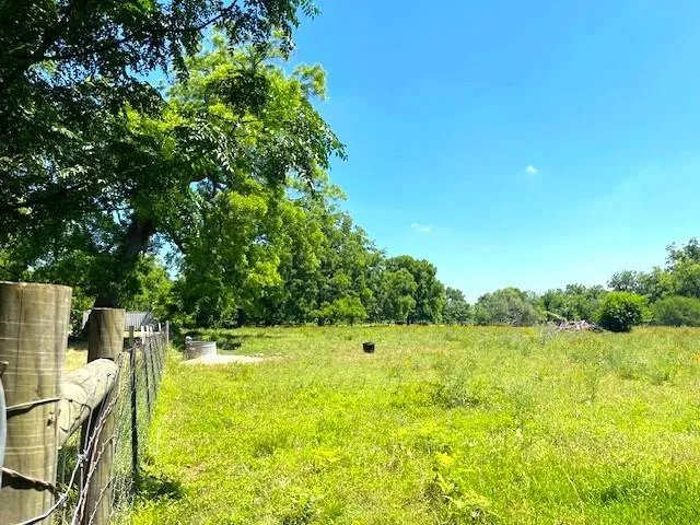 2125 Peach Ridge Road Brookshire, TX 77423