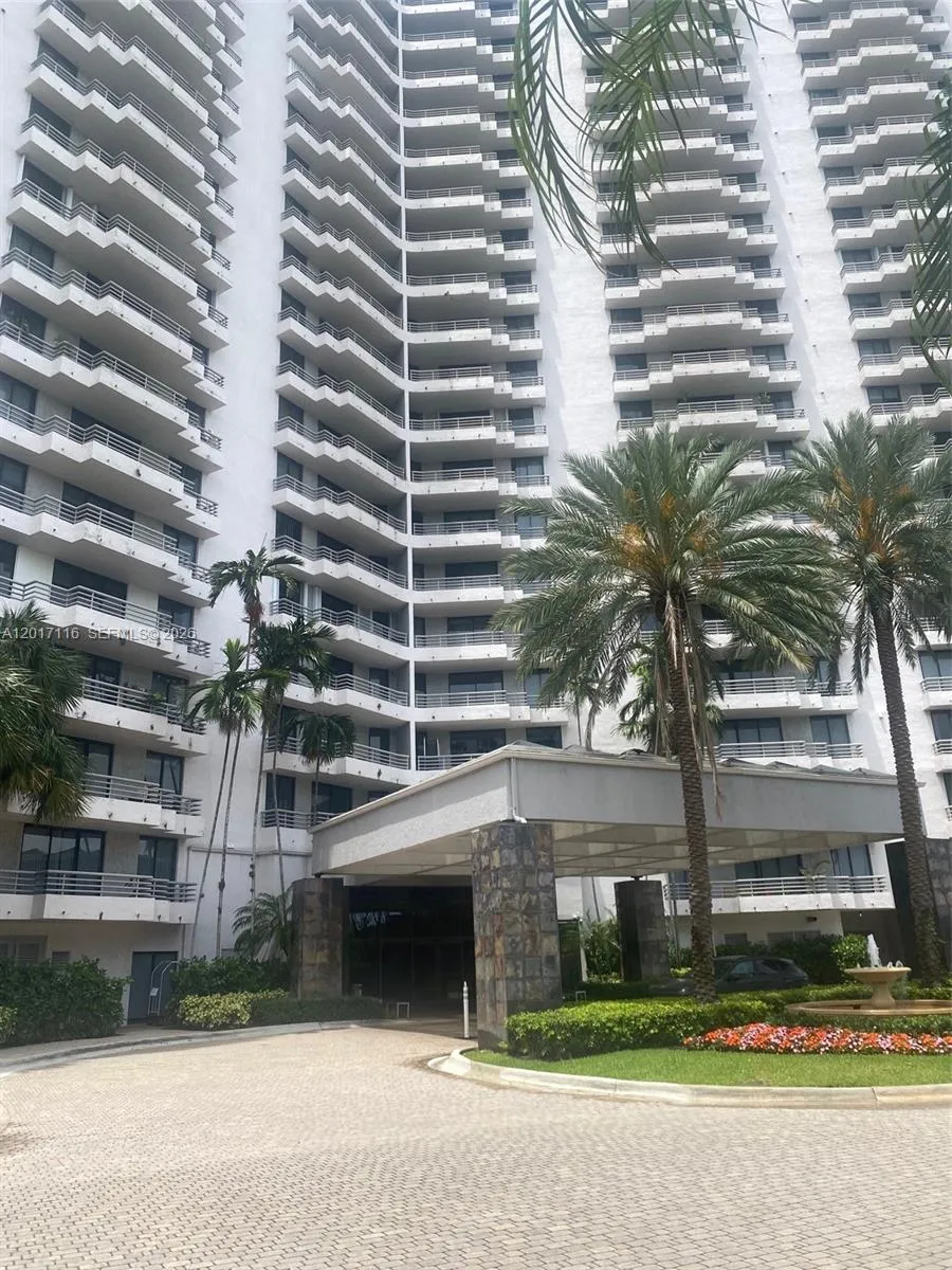 3300 NE 191st St #1906 Aventura, FL 33180