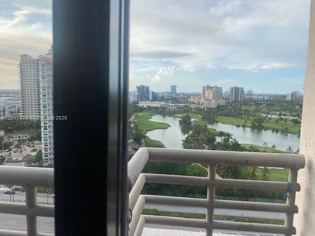 3300 NE 191st St #1906 Aventura, FL 33180
