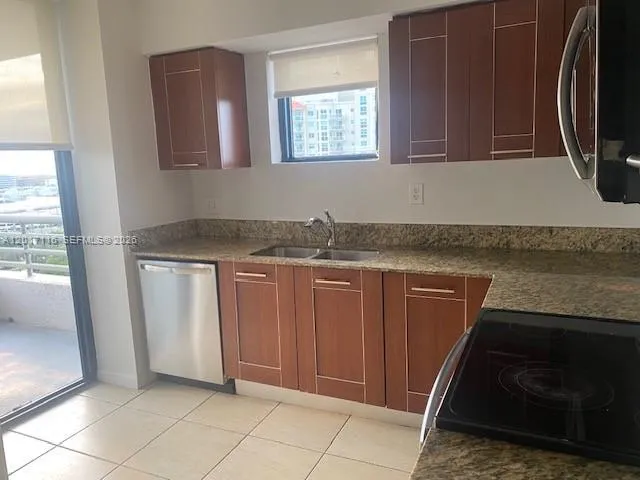 3300 NE 191st St #1906 Aventura, FL 33180