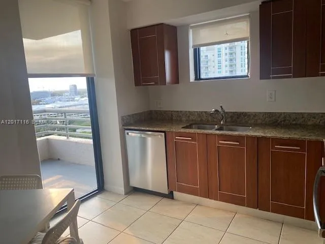 3300 NE 191st St #1906 Aventura, FL 33180