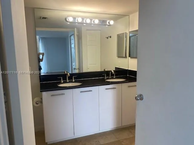 3300 NE 191st St #1906 Aventura, FL 33180