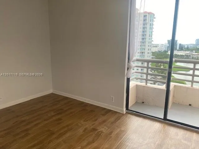 3300 NE 191st St #1906 Aventura, FL 33180