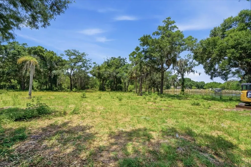 8901 S MOBLEY ROAD Tampa, FL 33626