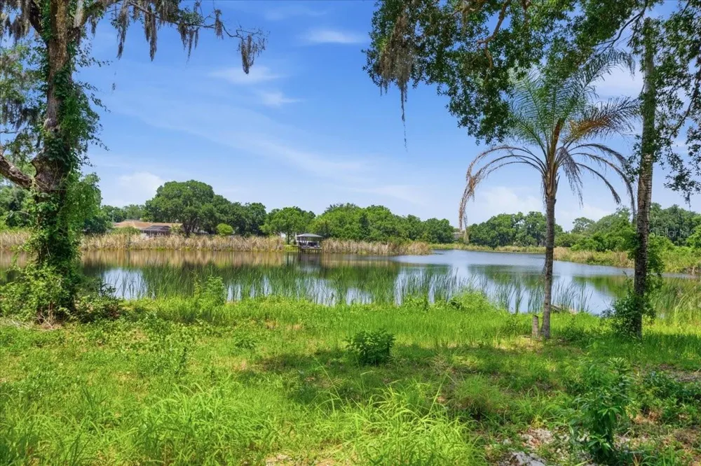 8901 S MOBLEY ROAD Tampa, FL 33626