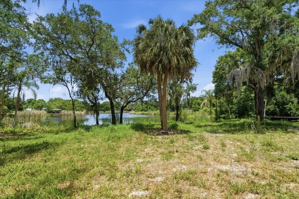 8901 S MOBLEY ROAD Tampa, FL 33626