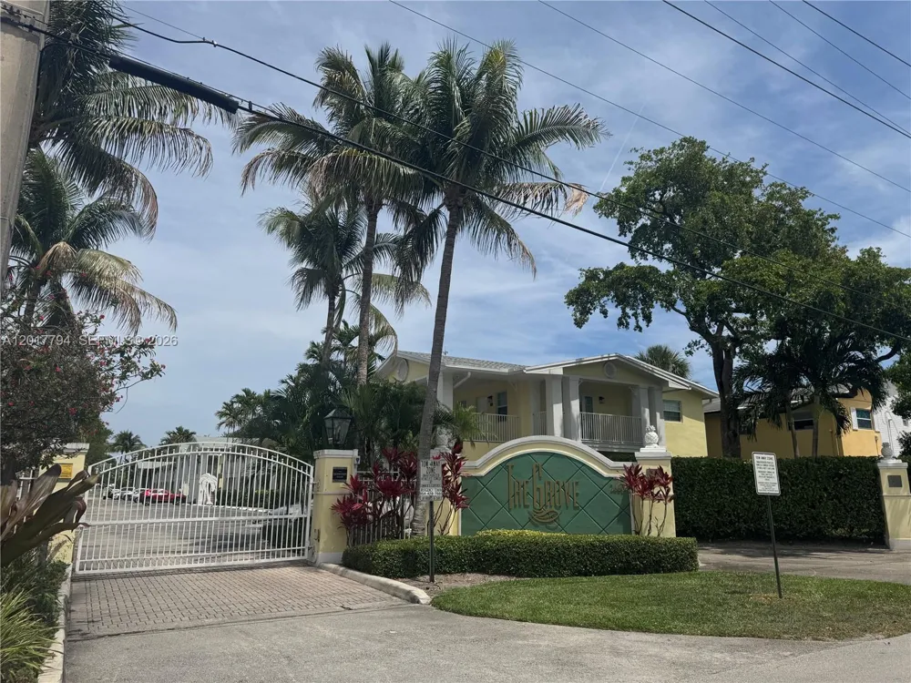 2660 NE 8th Ave #215 Wilton Manors, FL 33334
