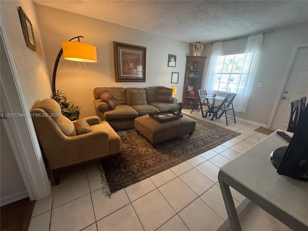2660 NE 8th Ave #215 Wilton Manors, FL 33334
