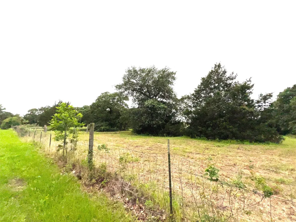 160 Rosanky Cattle Company Road Smithville, TX 78957
