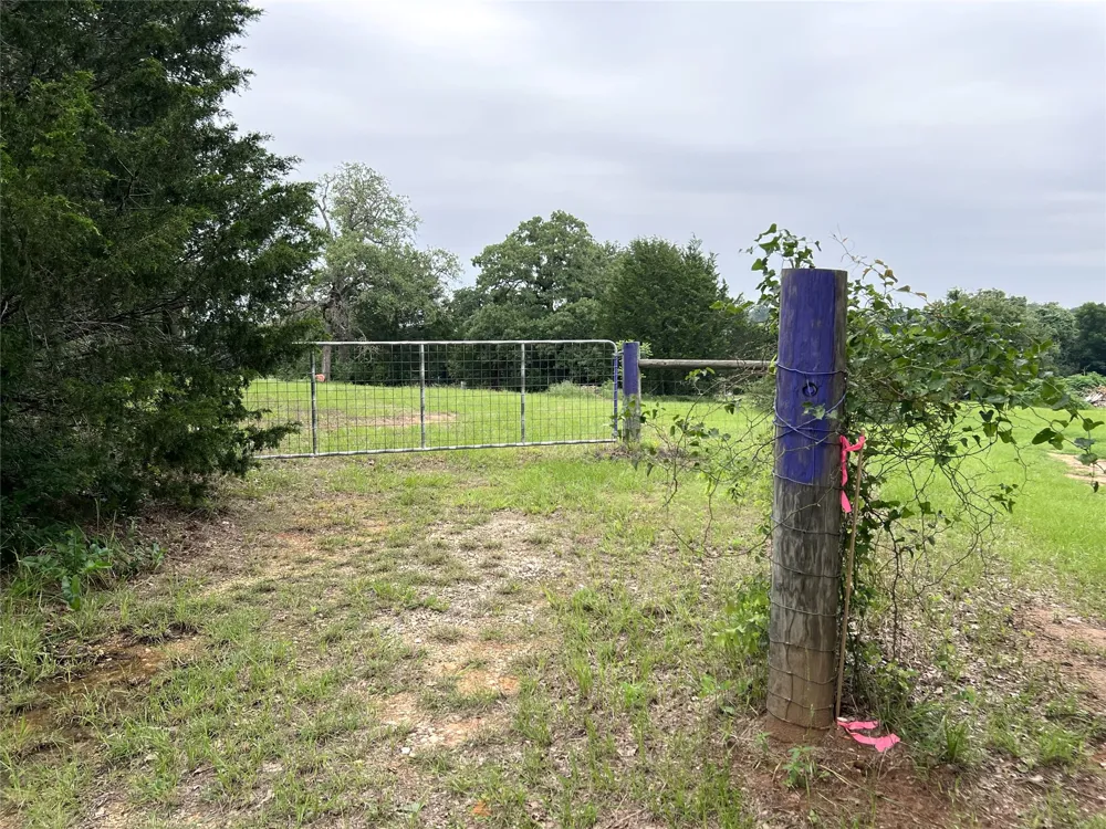 160 Rosanky Cattle Company Road Smithville, TX 78957