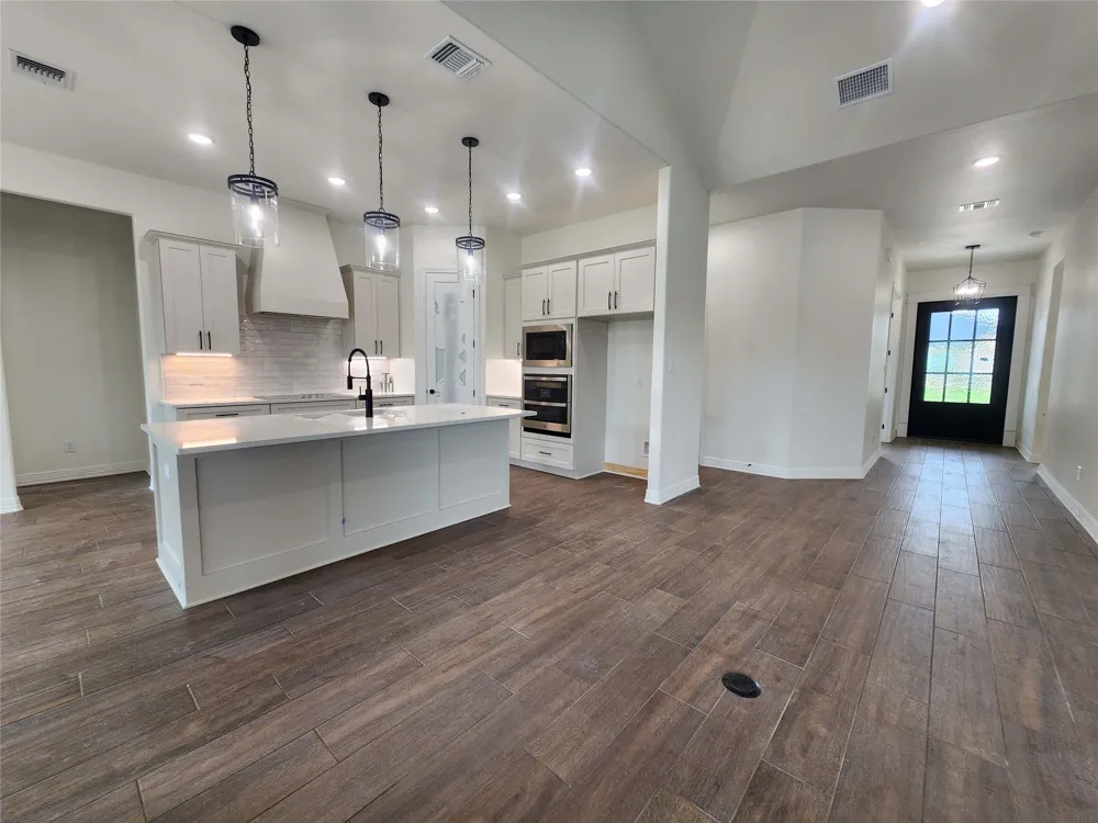 801 Golden Eagle Cove Salado, TX 76571