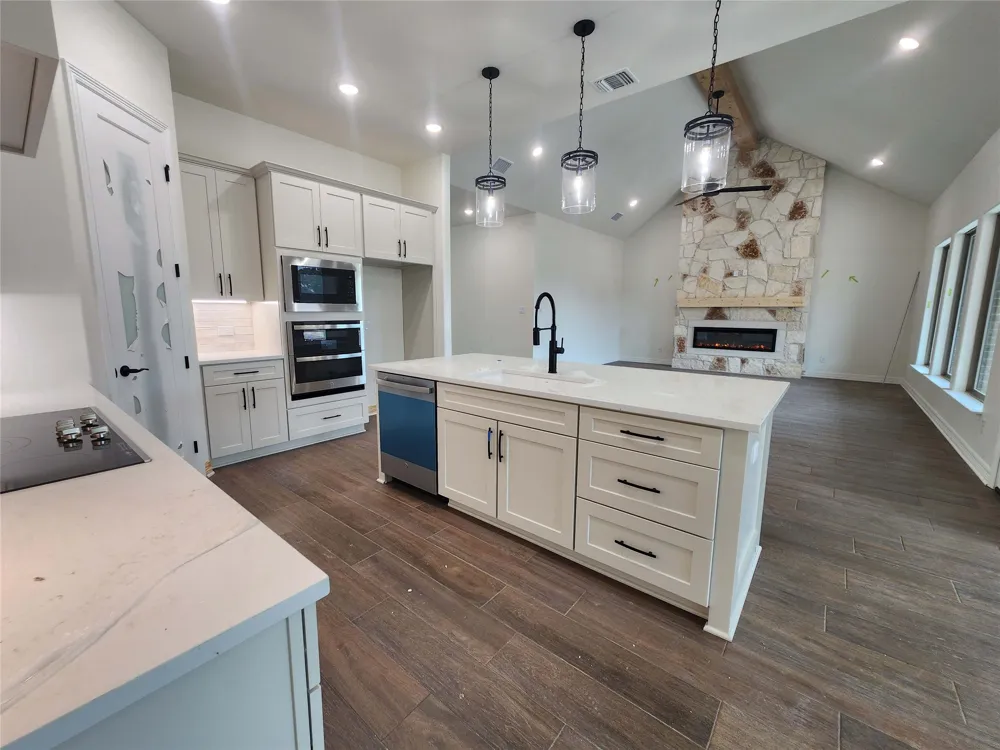 801 Golden Eagle Cove Salado, TX 76571