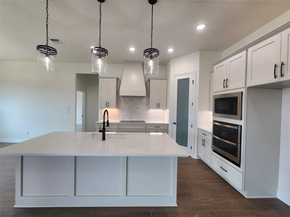801 Golden Eagle Cove Salado, TX 76571