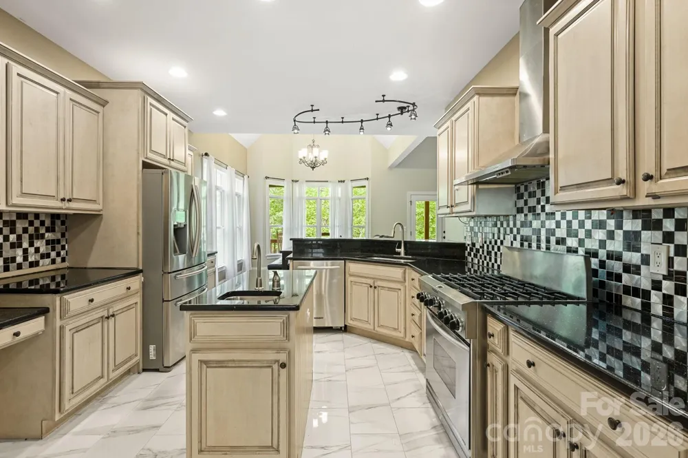 314 Woodland Drive Swannanoa, NC 28778