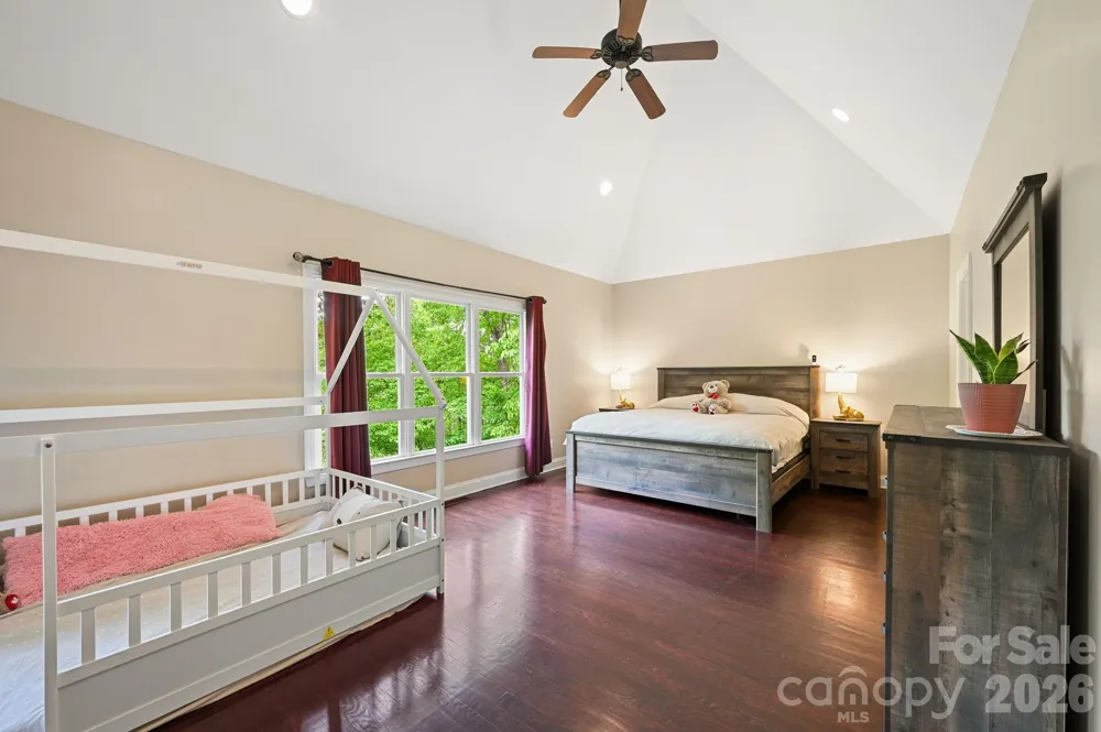 314 Woodland Drive Swannanoa, NC 28778