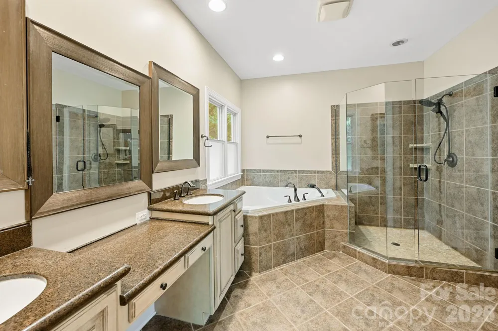 314 Woodland Drive Swannanoa, NC 28778