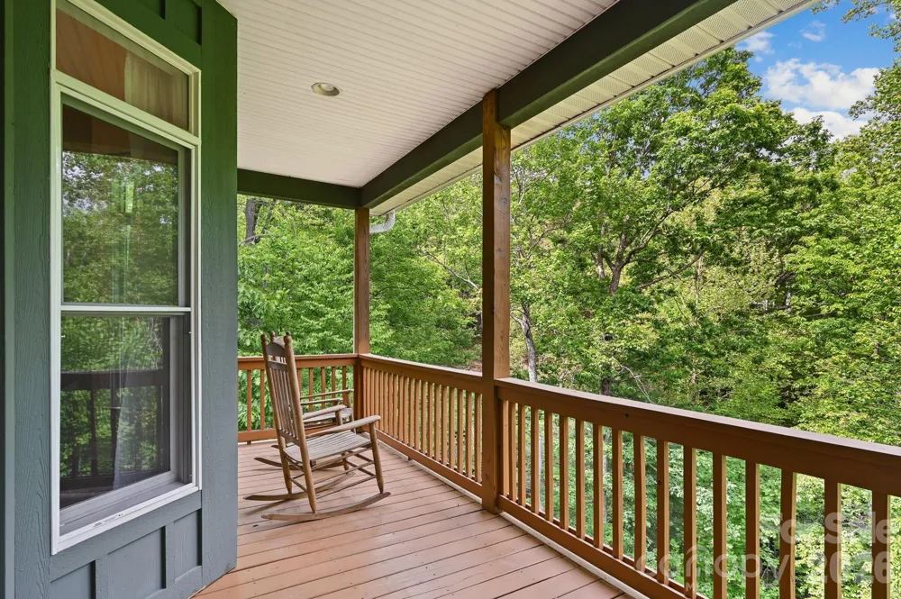 314 Woodland Drive Swannanoa, NC 28778