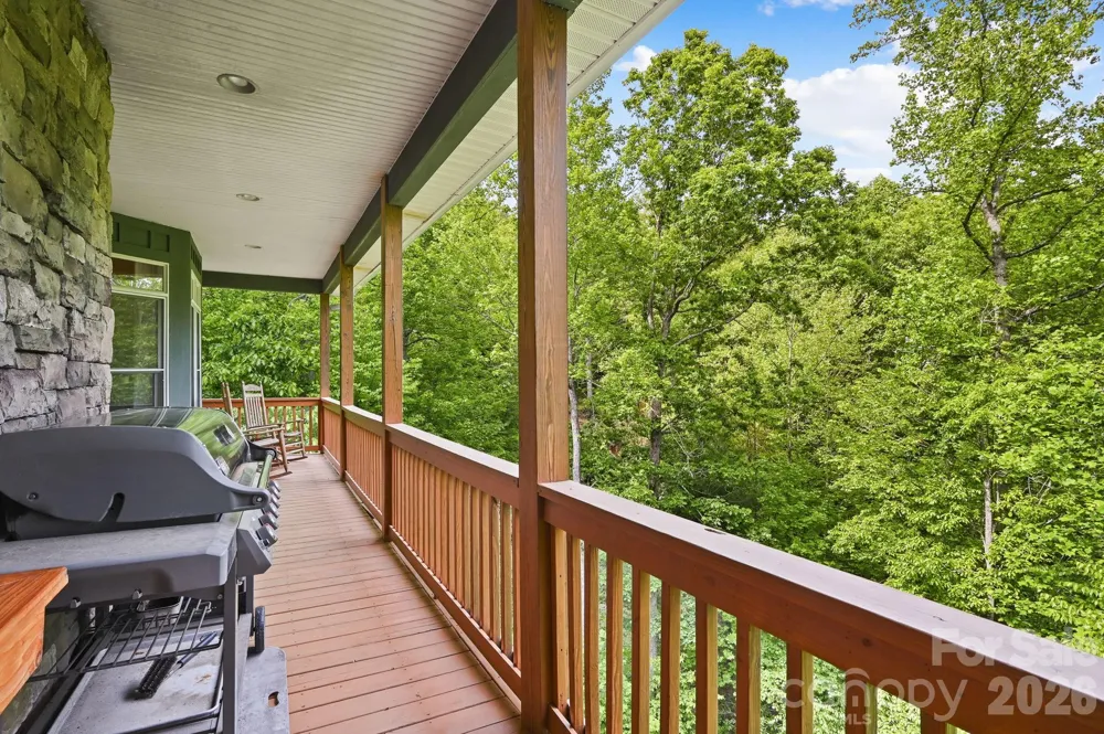 314 Woodland Drive Swannanoa, NC 28778