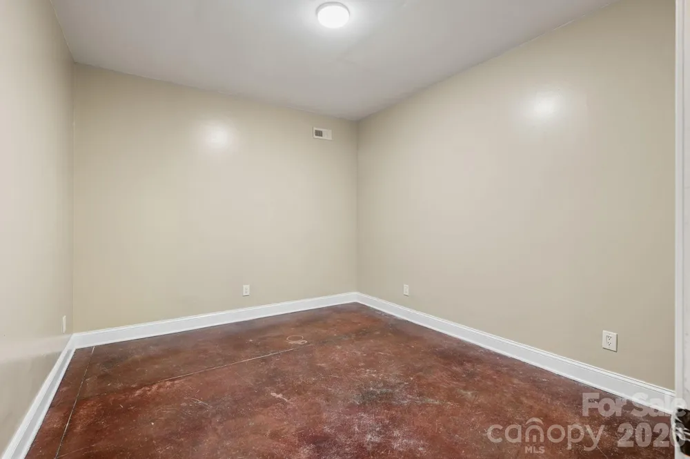 314 Woodland Drive Swannanoa, NC 28778