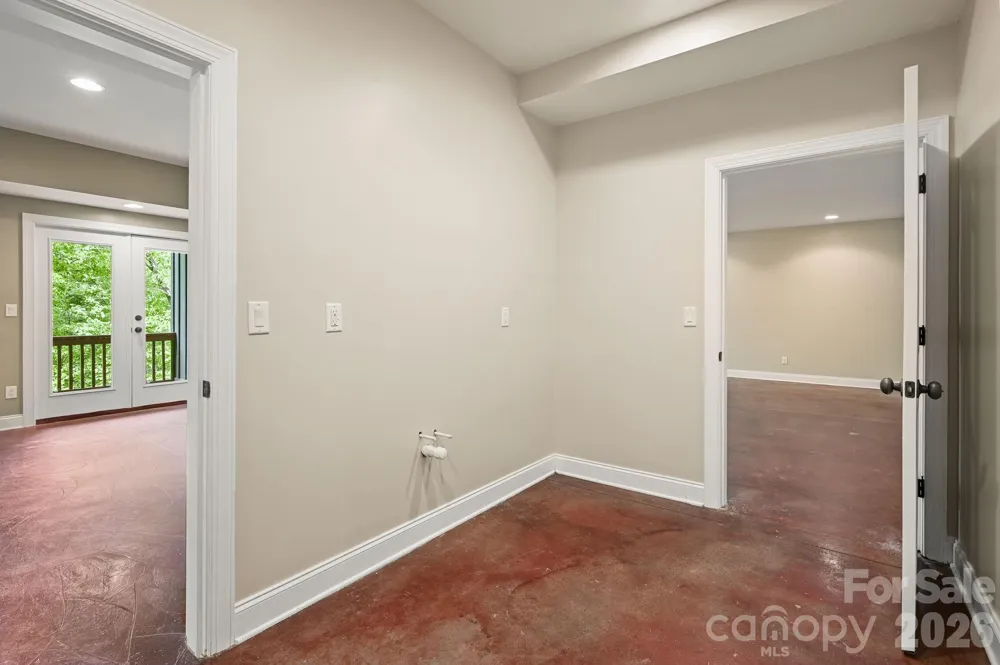 314 Woodland Drive Swannanoa, NC 28778