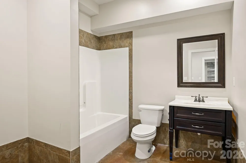 314 Woodland Drive Swannanoa, NC 28778