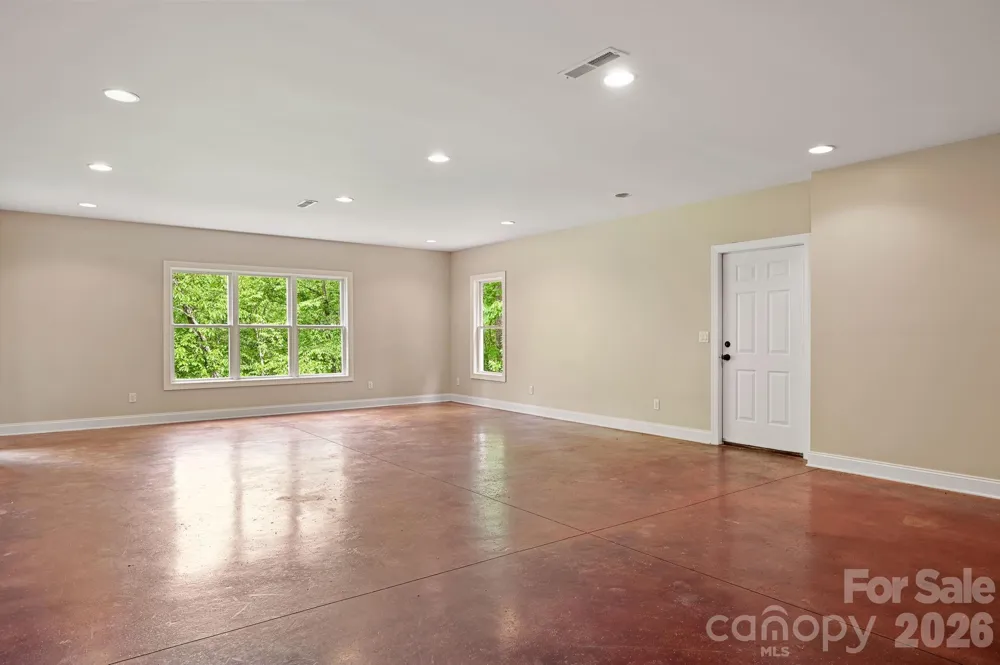 314 Woodland Drive Swannanoa, NC 28778