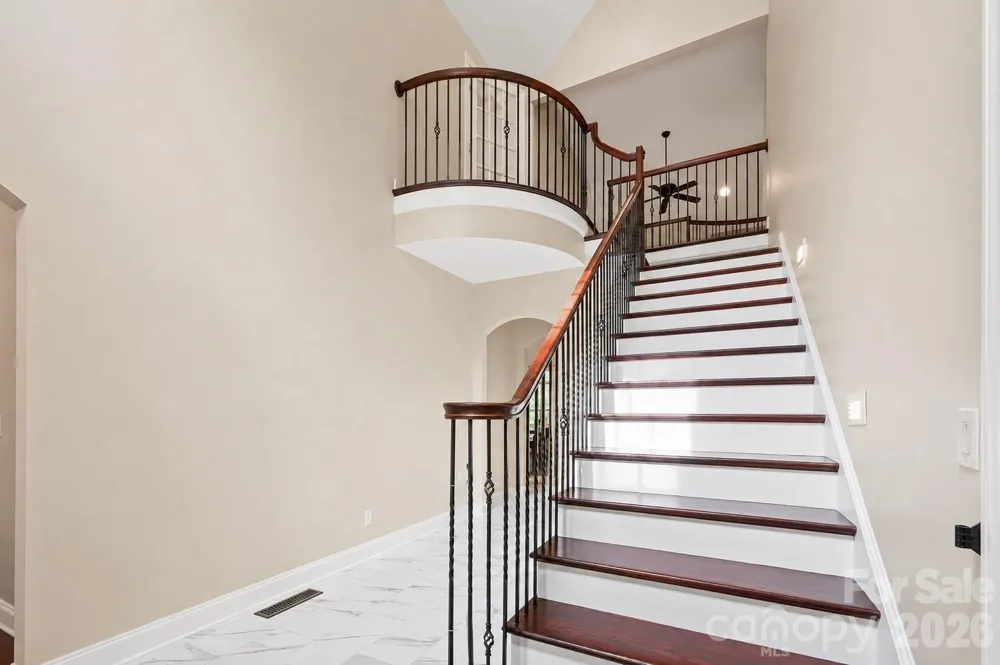 314 Woodland Drive Swannanoa, NC 28778