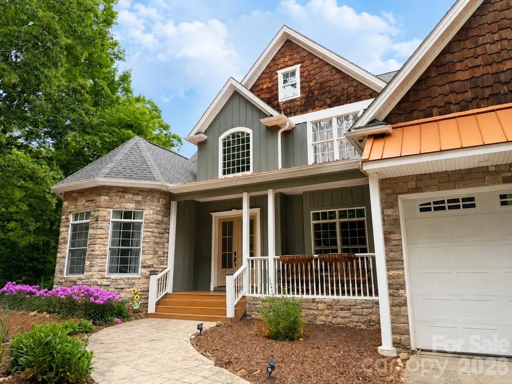 314 Woodland Drive Swannanoa, NC 28778