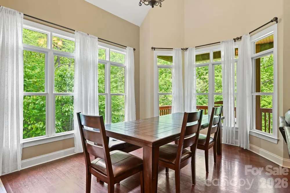 314 Woodland Drive Swannanoa, NC 28778
