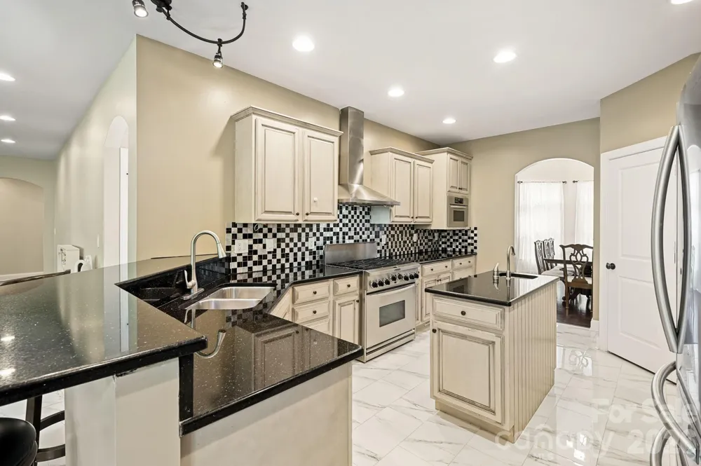 314 Woodland Drive Swannanoa, NC 28778