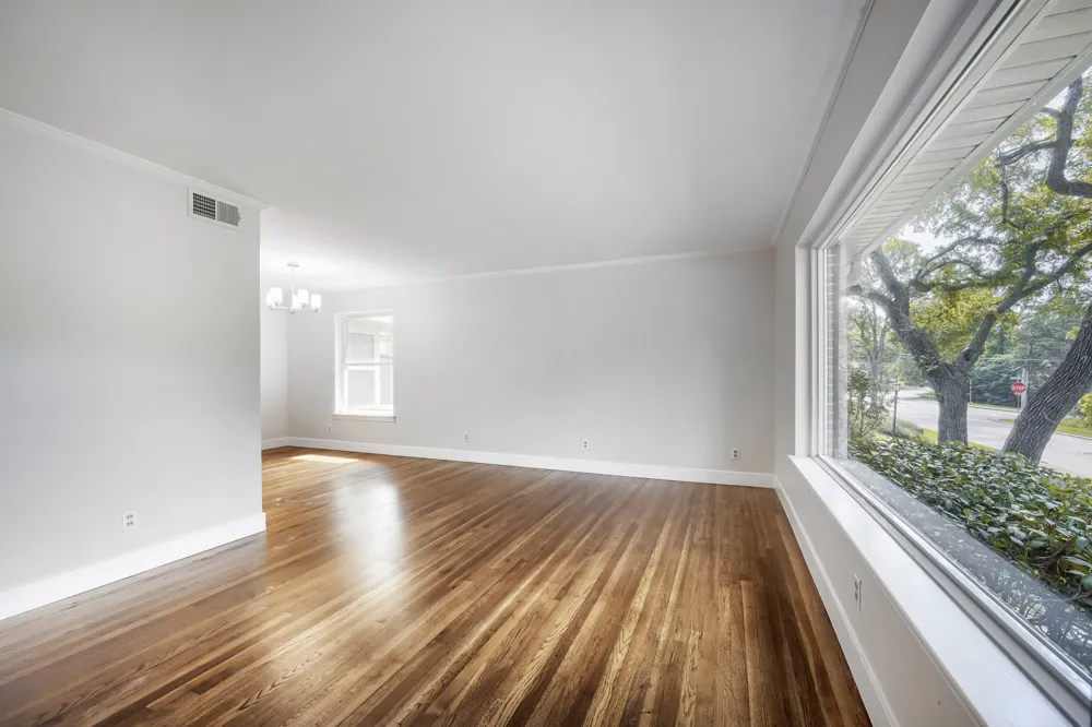 11016 Lippitt Avenue Dallas, TX 75218