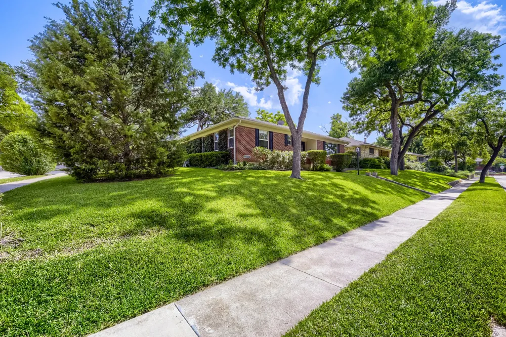 11016 Lippitt Avenue Dallas, TX 75218