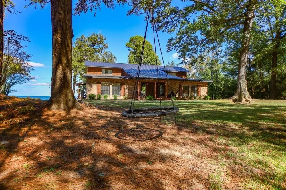 169 Cheyenne Street Zavalla, TX 75980