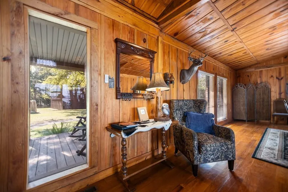 169 Cheyenne Street Zavalla, TX 75980