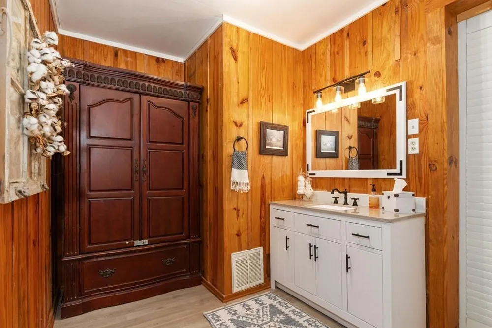 169 Cheyenne Street Zavalla, TX 75980