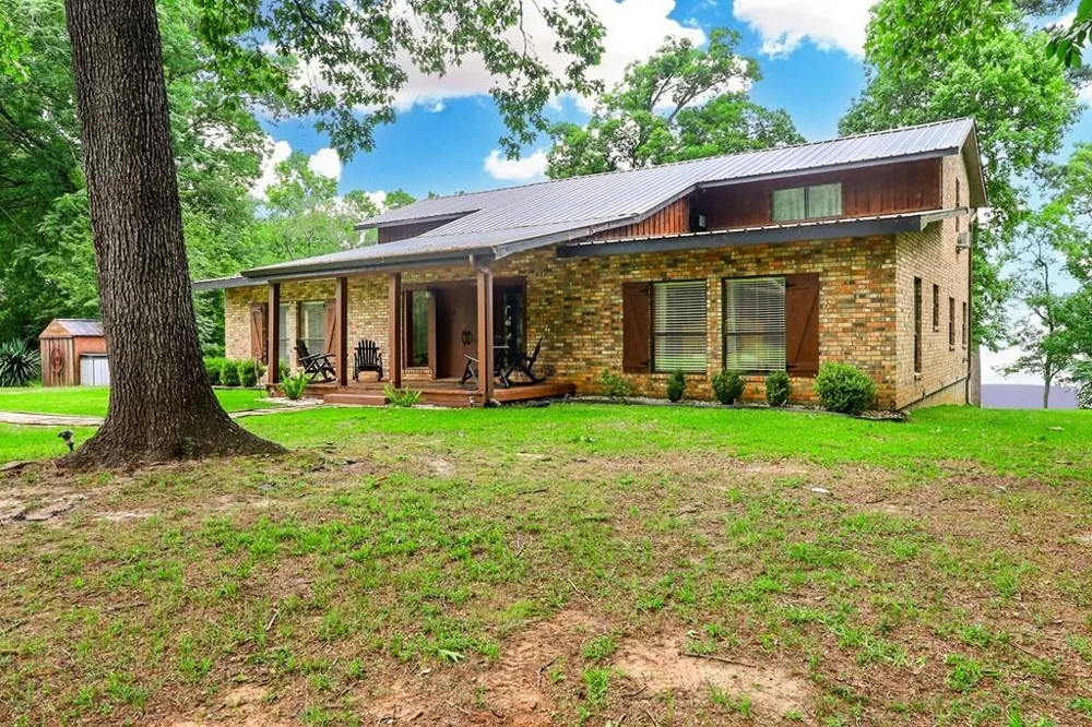 169 Cheyenne Street Zavalla, TX 75980