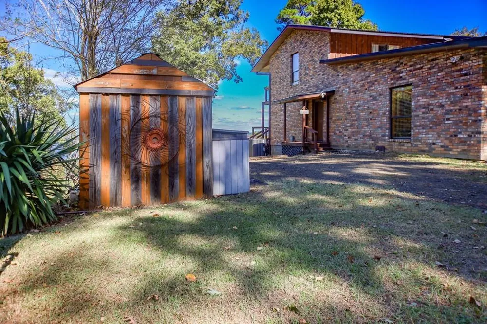 169 Cheyenne Street Zavalla, TX 75980